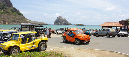Foto: https://www.viajenaviagem.com/2010/02/noronha-bugue-ou-taxi/ Foto: https://www.viajenaviagem.com/2010/02/noronha-bugue-ou-taxi/